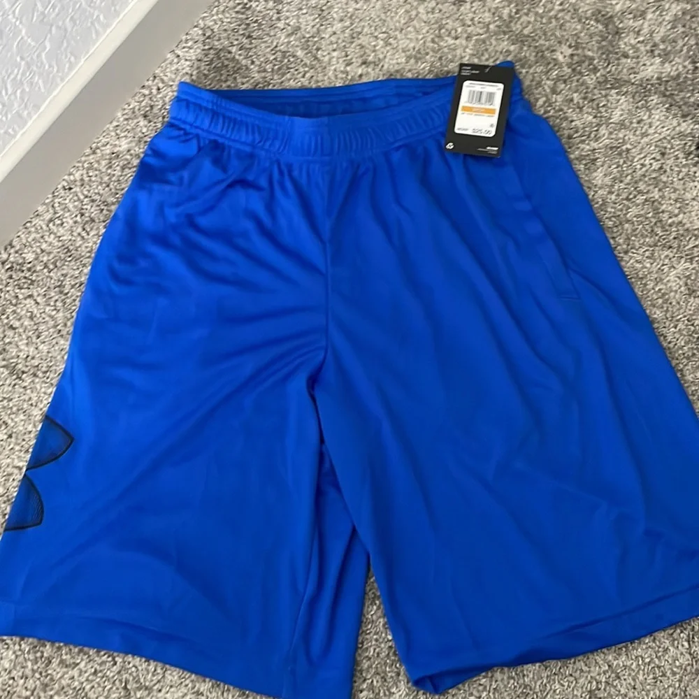 Under Armour Shorts - Picture 2 of 2